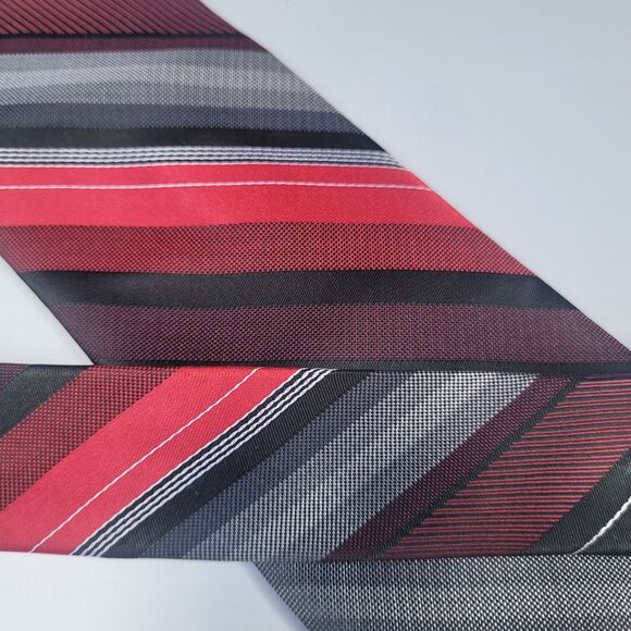 Van Heusen Men polyester tie red stripe  slim 58in long 3 1/4in wide - Picture 5 of 8